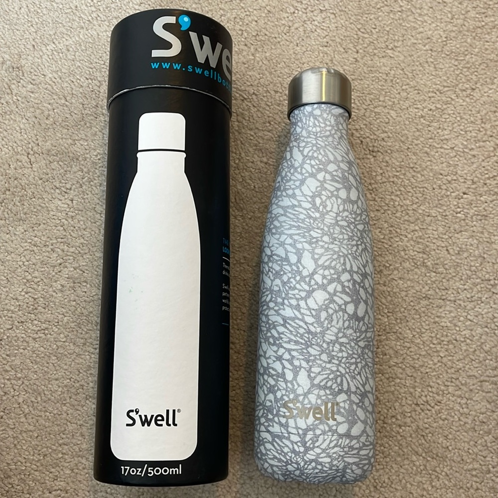 Swell water bottle
